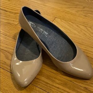 Dr. Scholls memory foam tan flats
